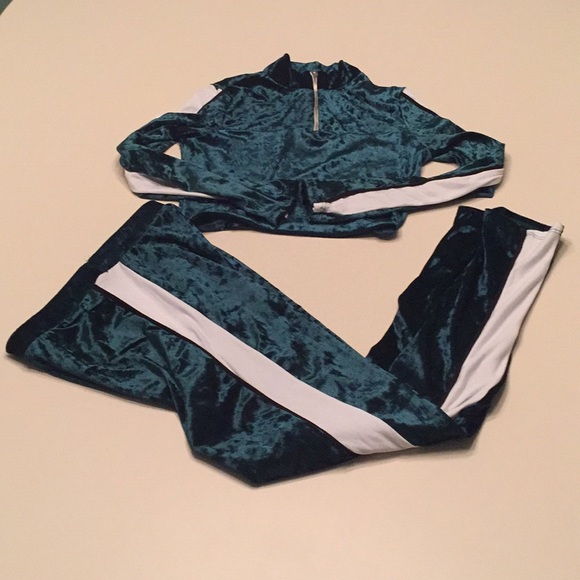 Fashion Nova Jogging Suit - Picture 2 of 7